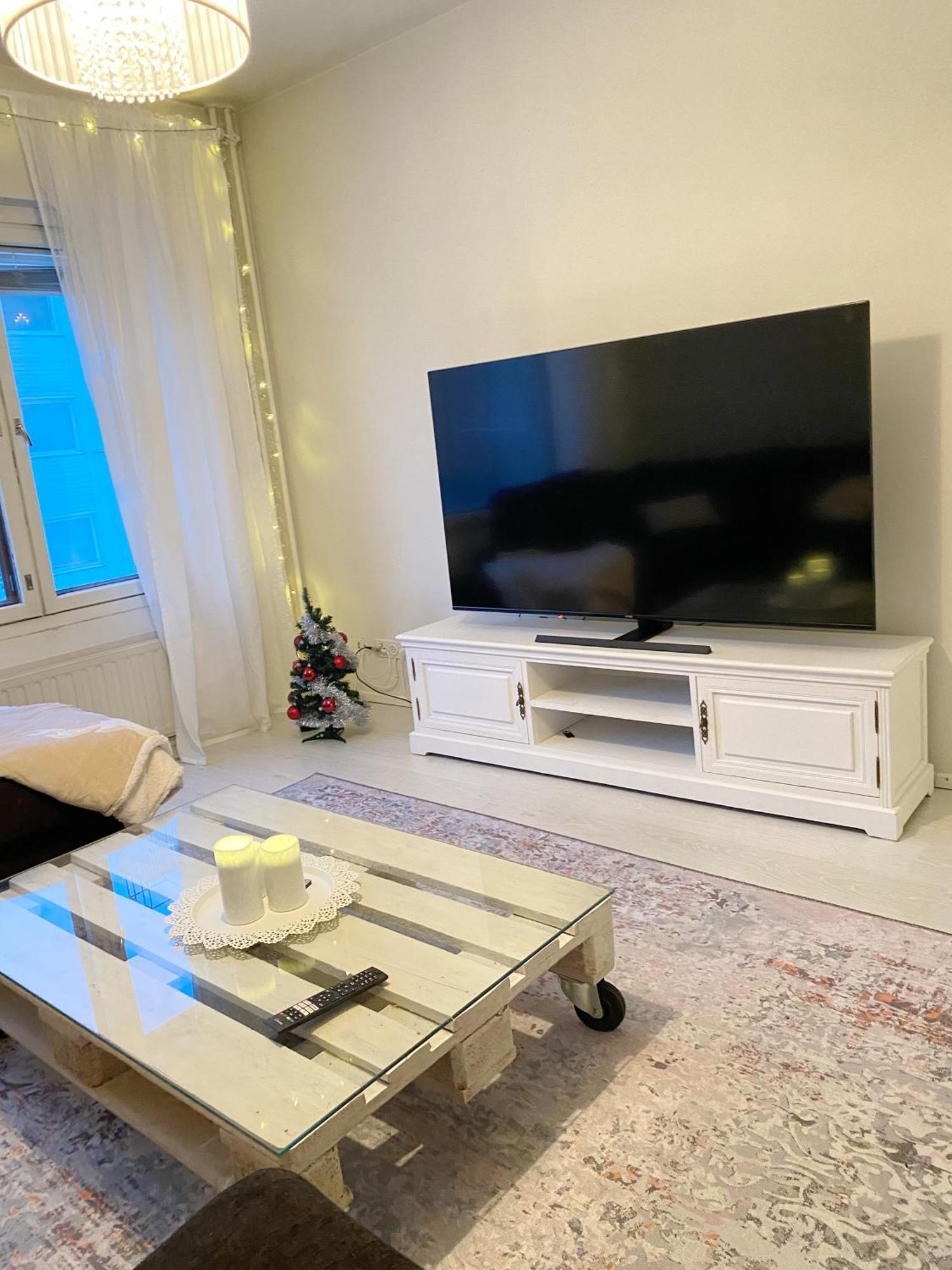 Spacious Home In Heart Of City Рованиеми Екстериор снимка